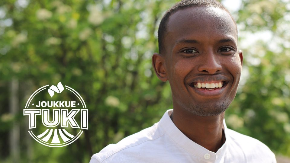 Mustafe Muuse on kestävyysurheilija, jonka täytyi itse rahoittaa urheiluharrastuksensa lapsen, koska perheellä ei ollut varaa.
