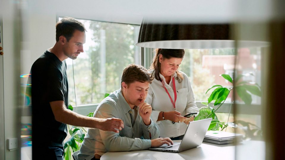 Palkkahallinnon automatisointi vaatii palkkatietojen kirjaamisen sähköistämistä.